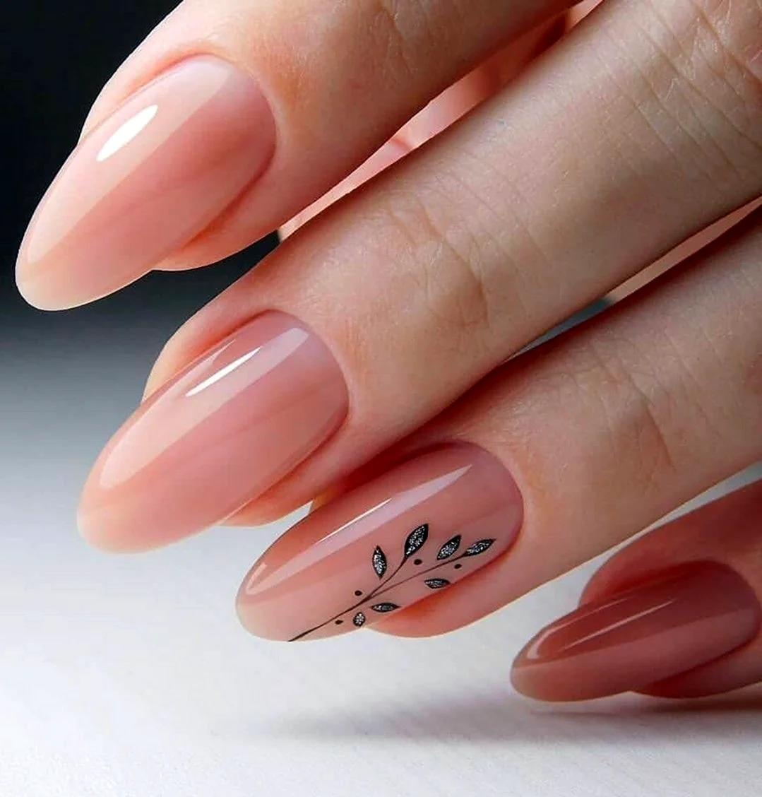 Нюдовый маникюр 2022 миндаль