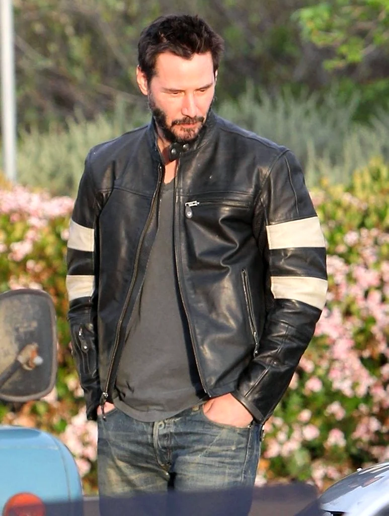 Киану Ривз в кожаной куртке