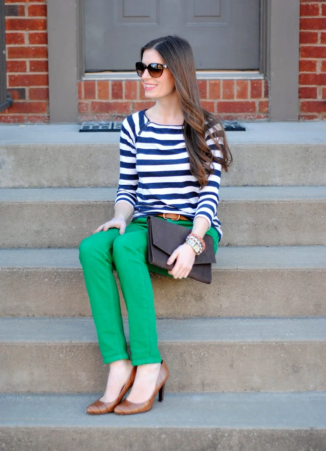 Образ с зелеными брюками