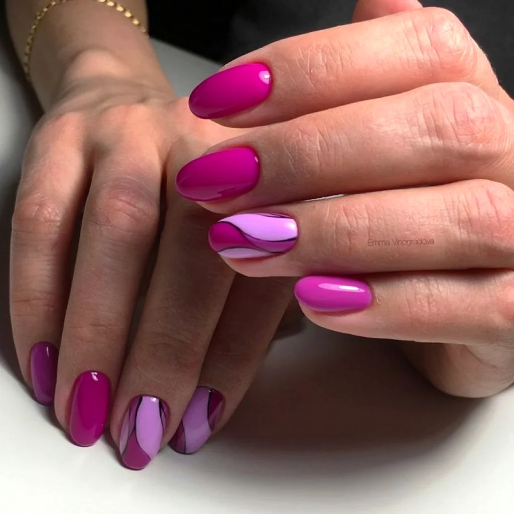 Маникюр фуксия 2022