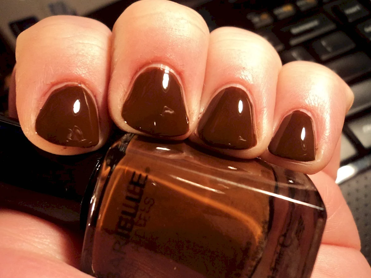 Шоколадный маникюр