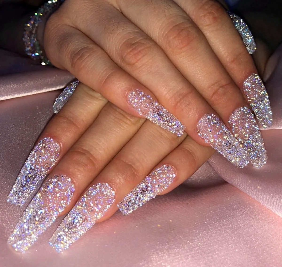 Блестящие ногти