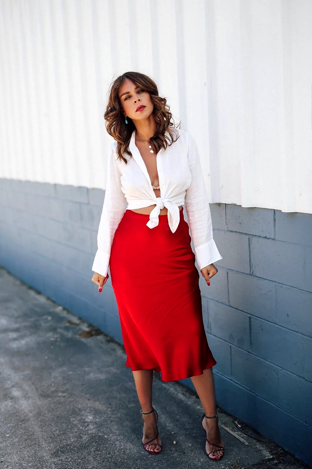 Атласная юбка миди