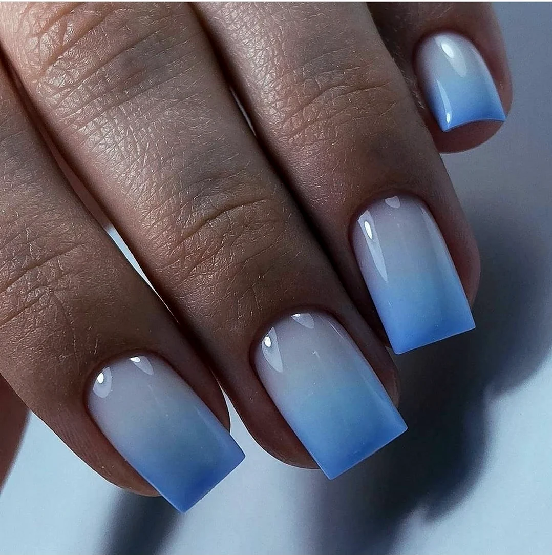 Маникюр омбре