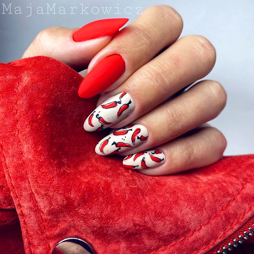 Красный маникюр 2022