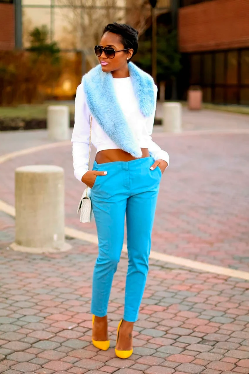 Голубые брюки