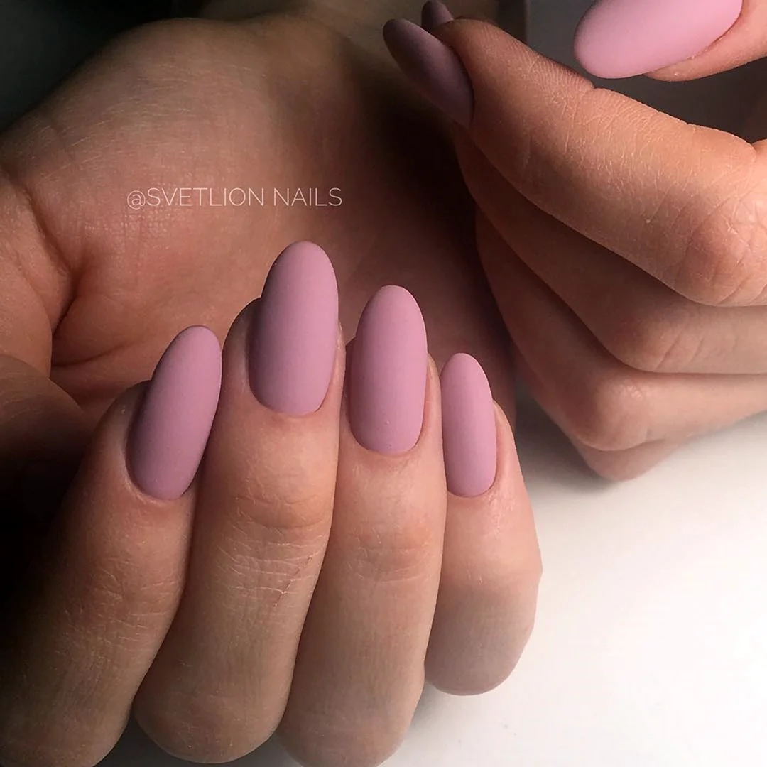 Ногти однотонные матовые розовые