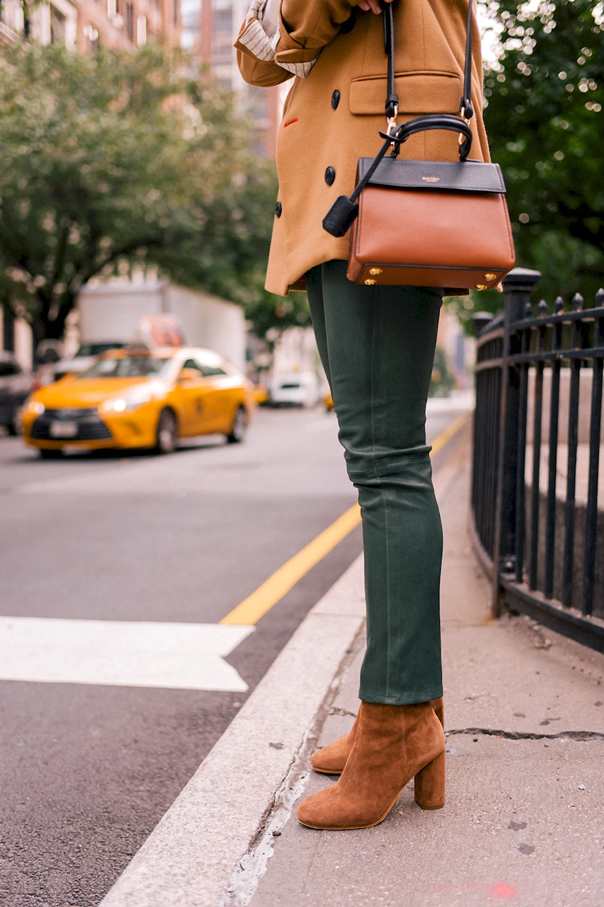 Образ с рыжими сапогами