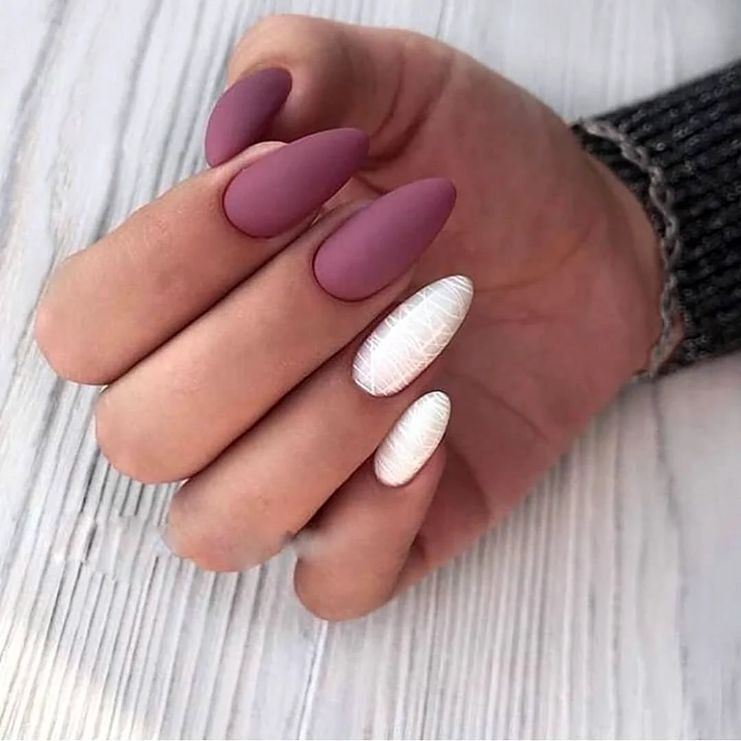 Маникюр миндаль матовый однотонный