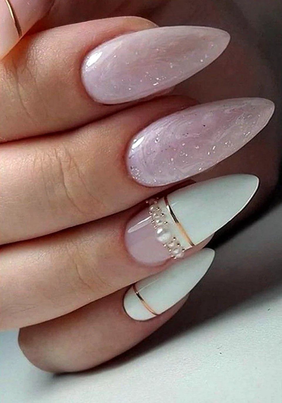 Маникюр на миндалевидные ногти