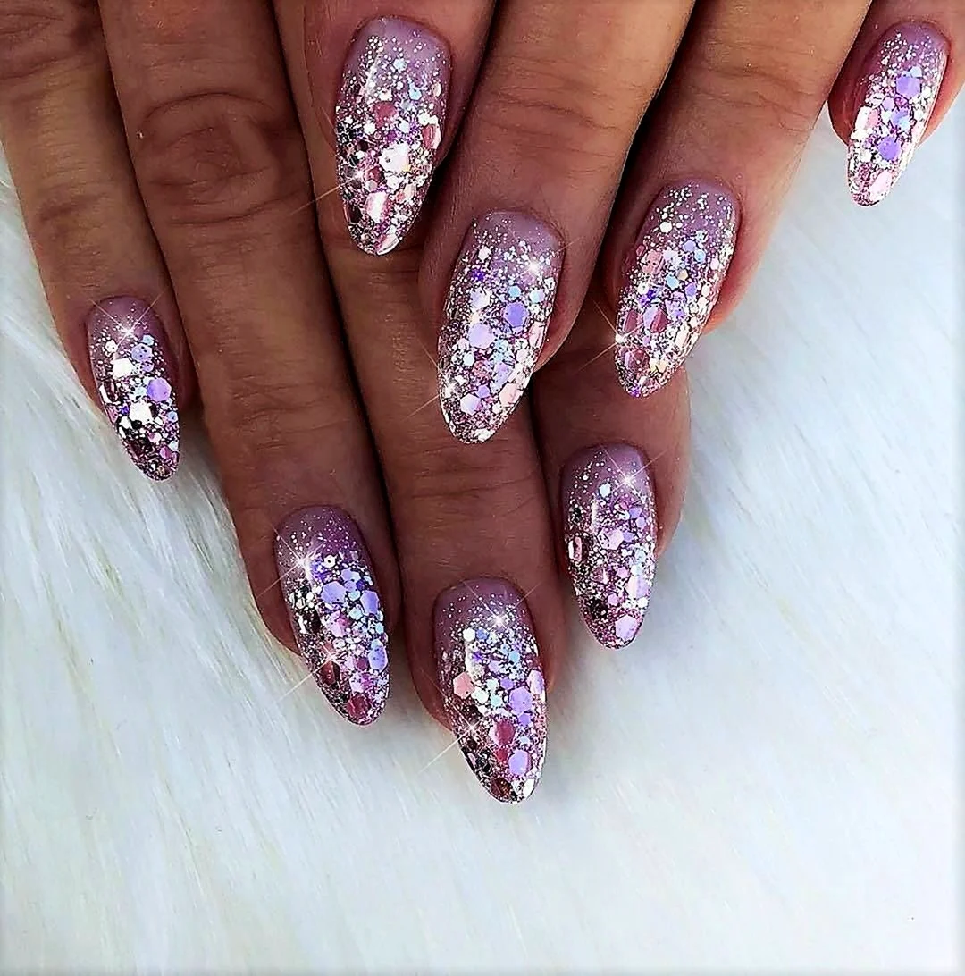 Маникюр с блестками