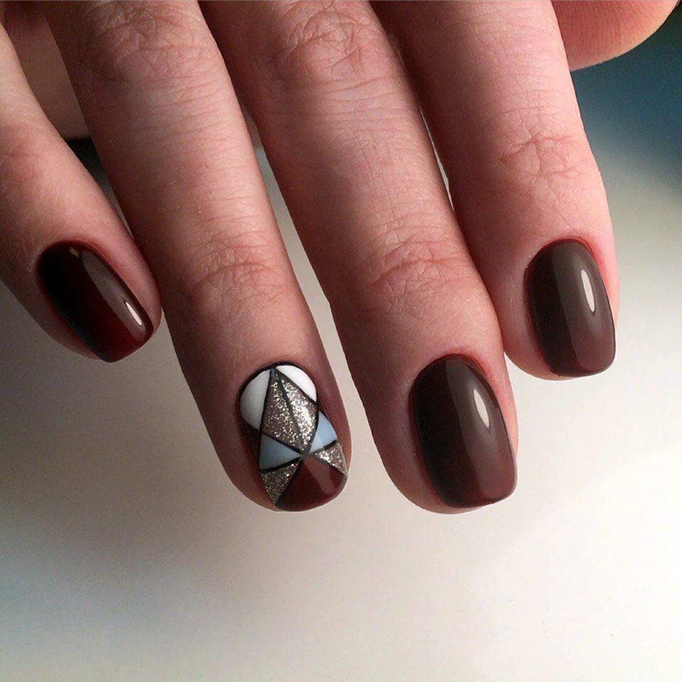 Маникюр в коричневых тонах