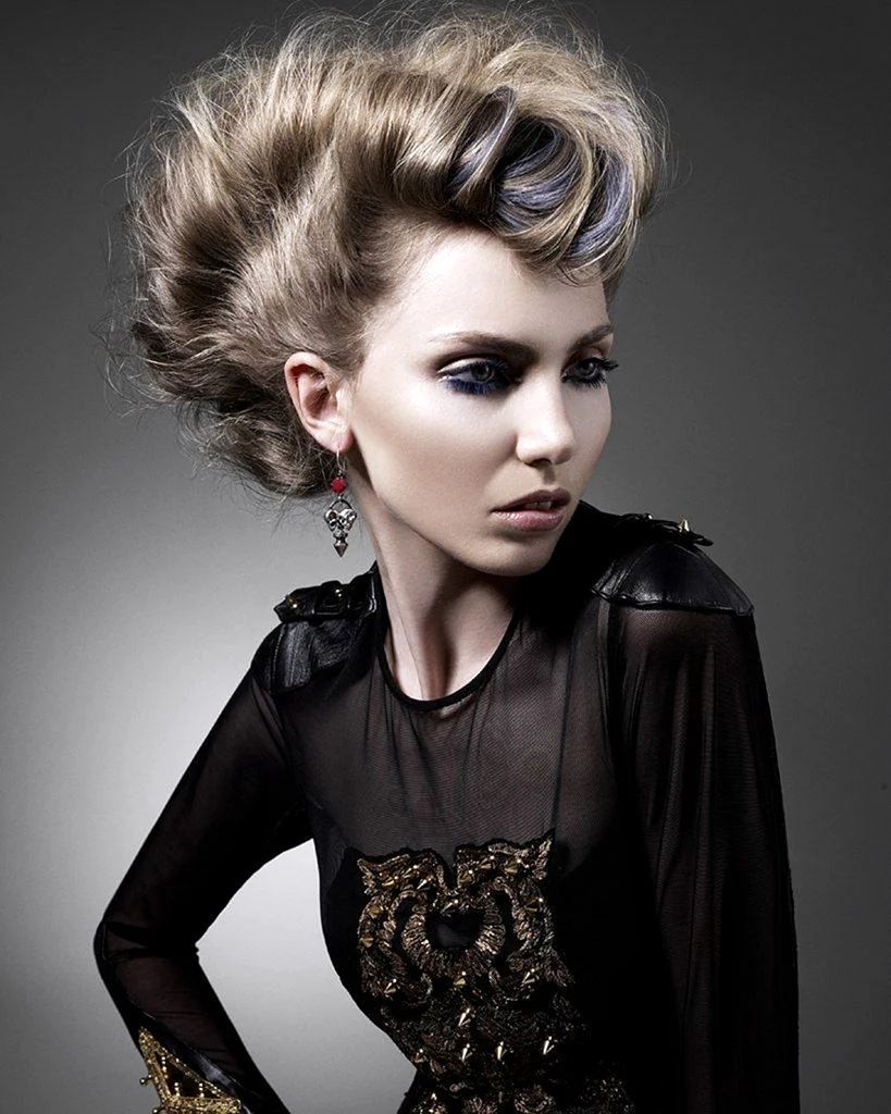 Долорес Кондрашова стрижки