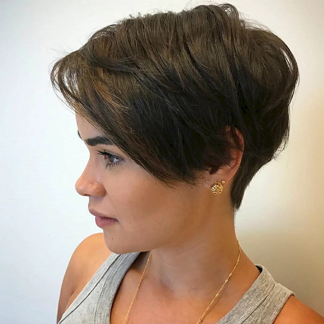 Стрижка Пикси Боб на густые волосы