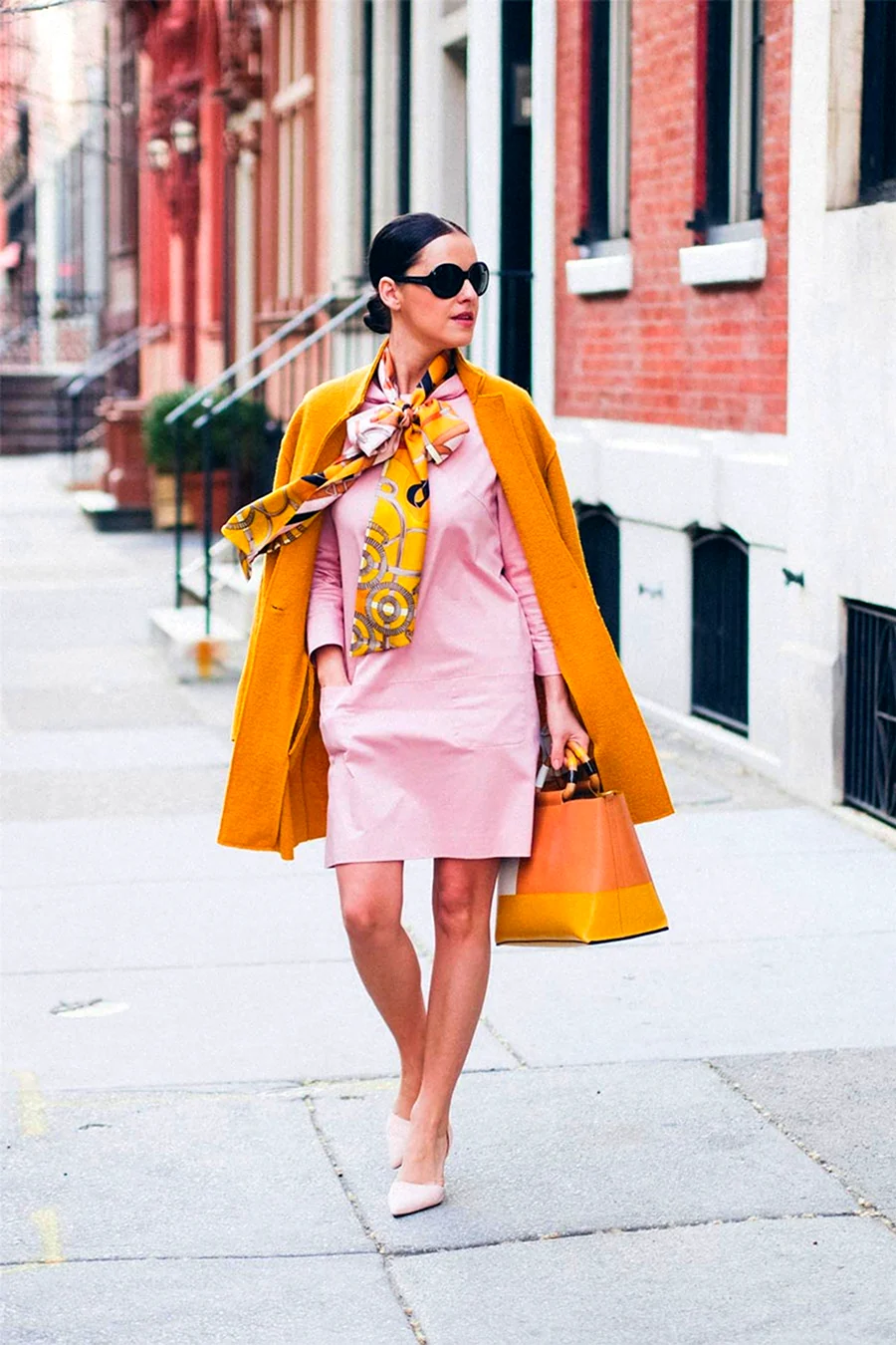 Розовый и горчичный сочетание