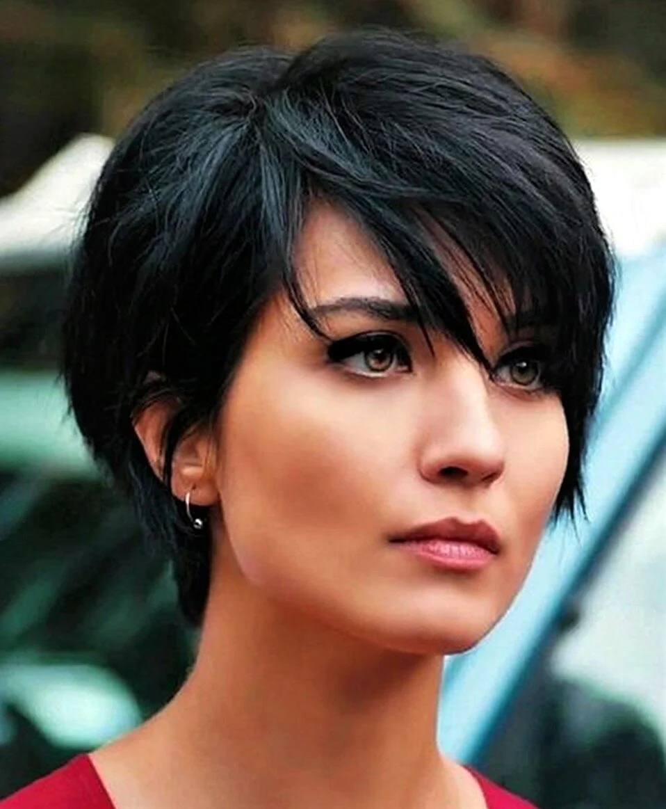 Пикси-Боб стрижка с челкой