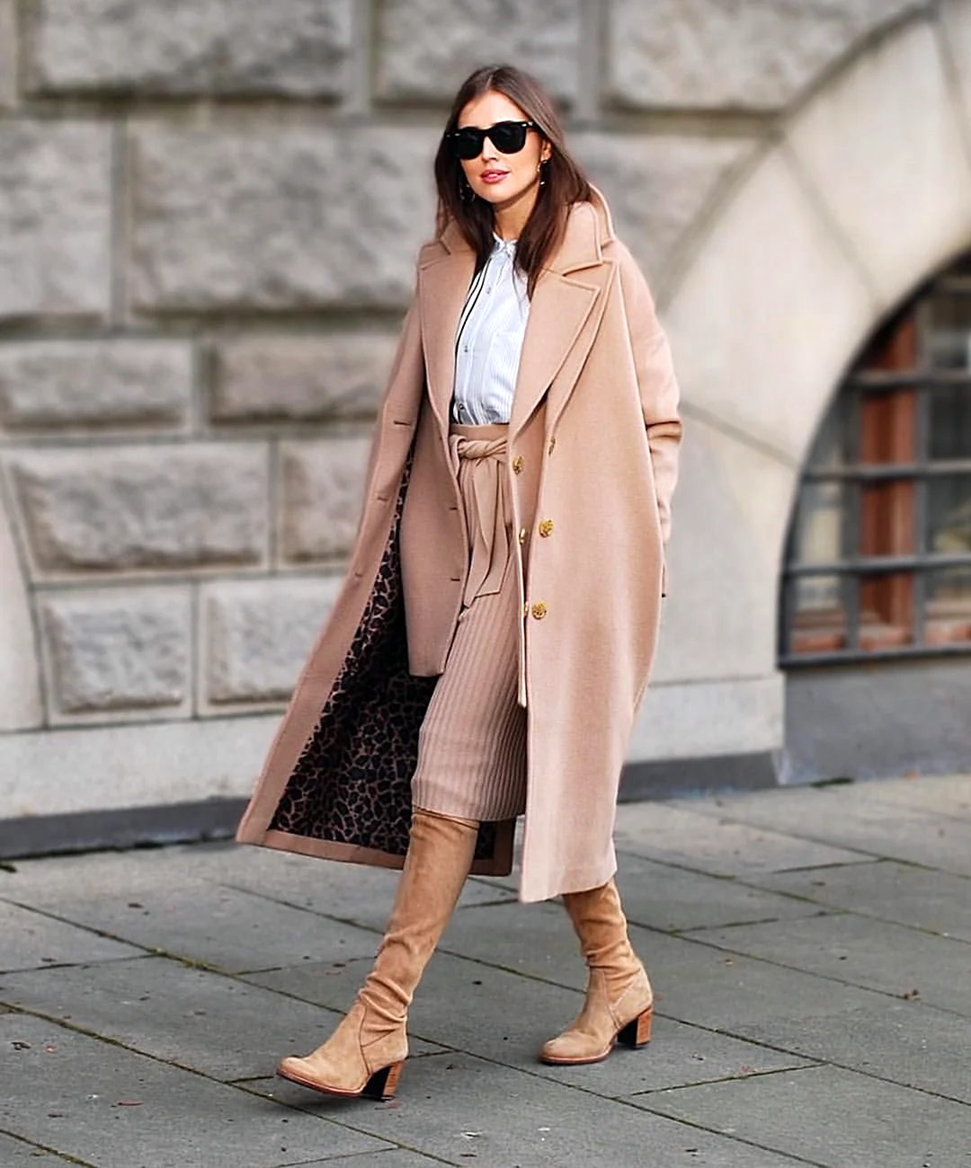 Образы с бежевым пальто 2021