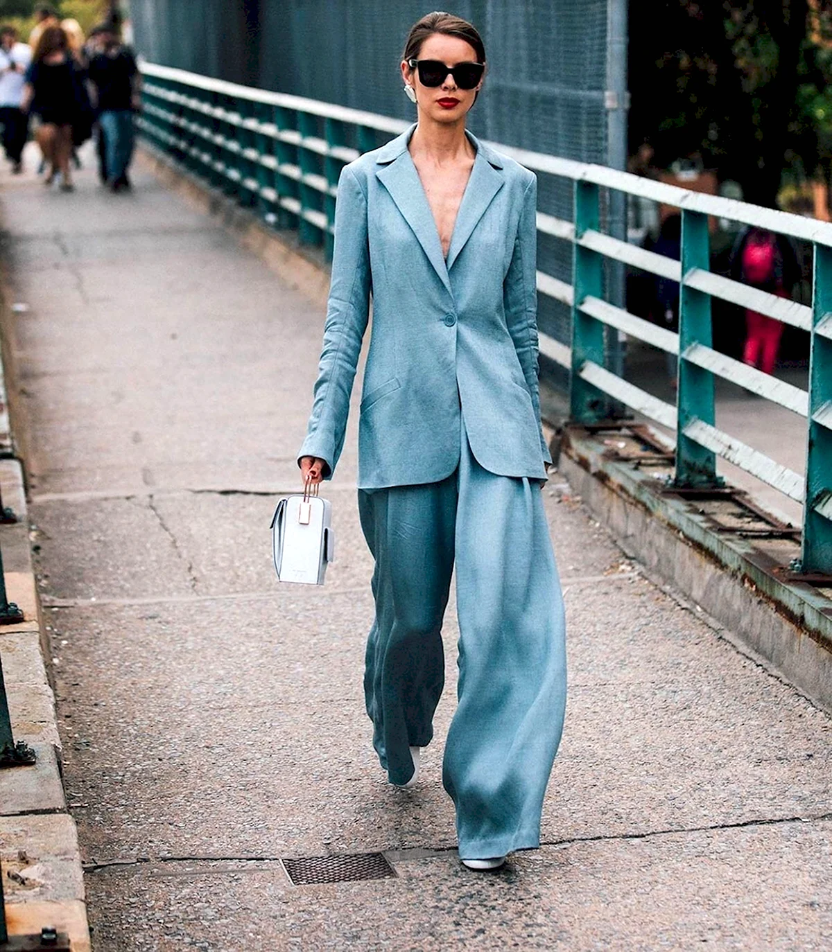 Брючный костюм стрит стайл