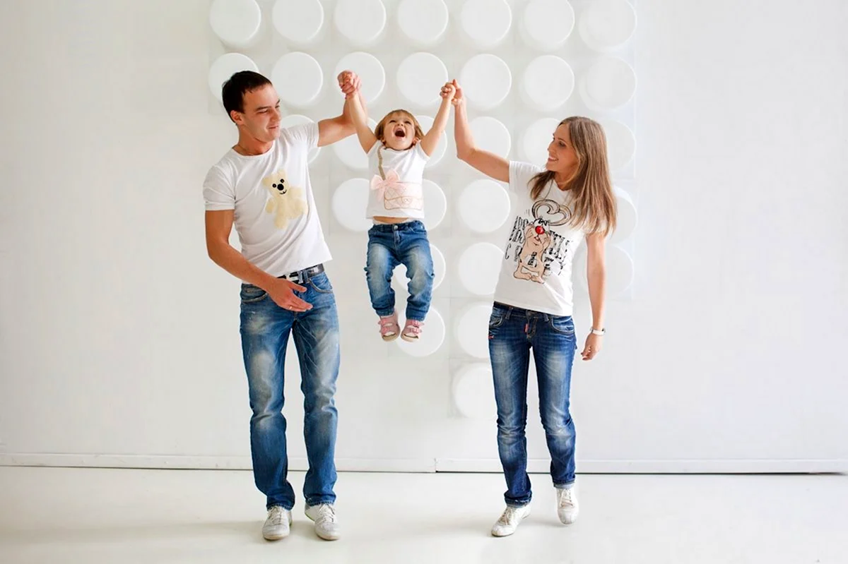 Семейная фотосессия в джинсах