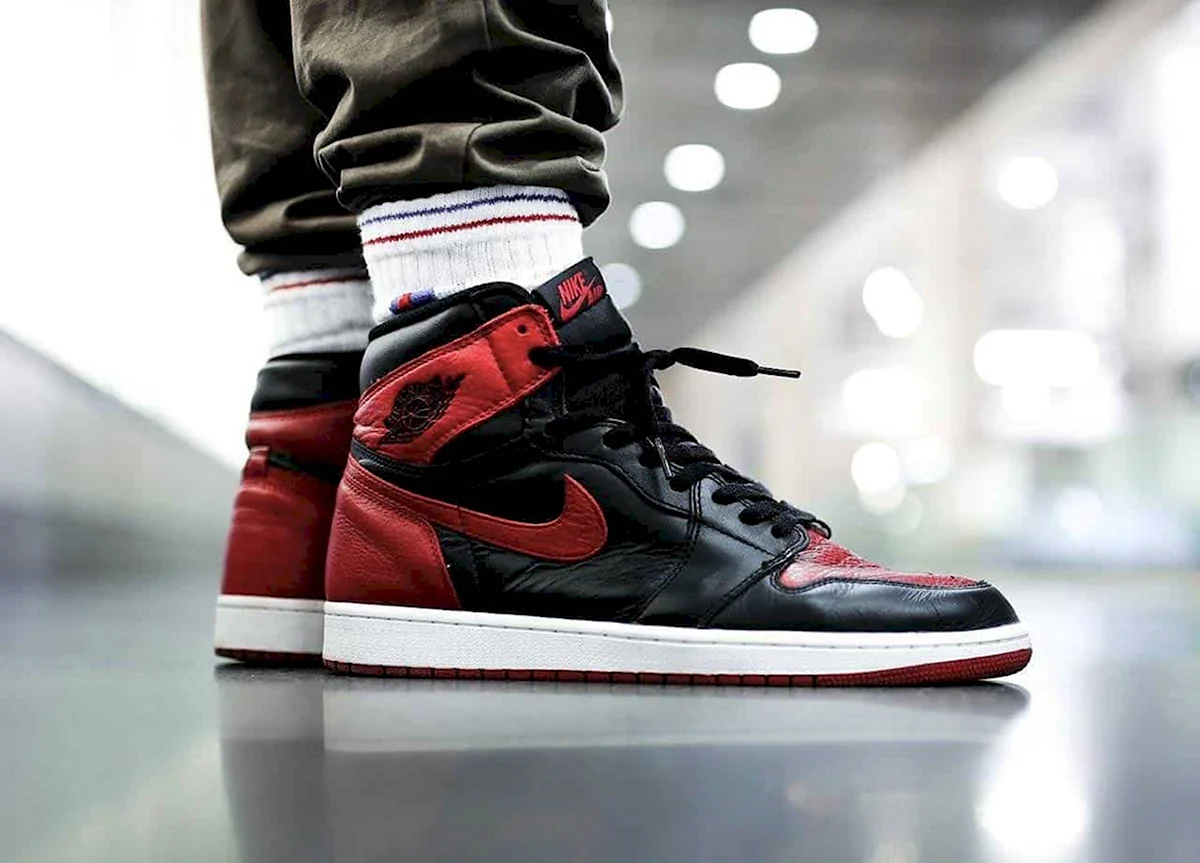 Nike Air Jordan 1 bred