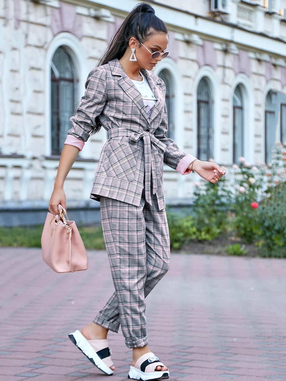 Костюм в клетку женский