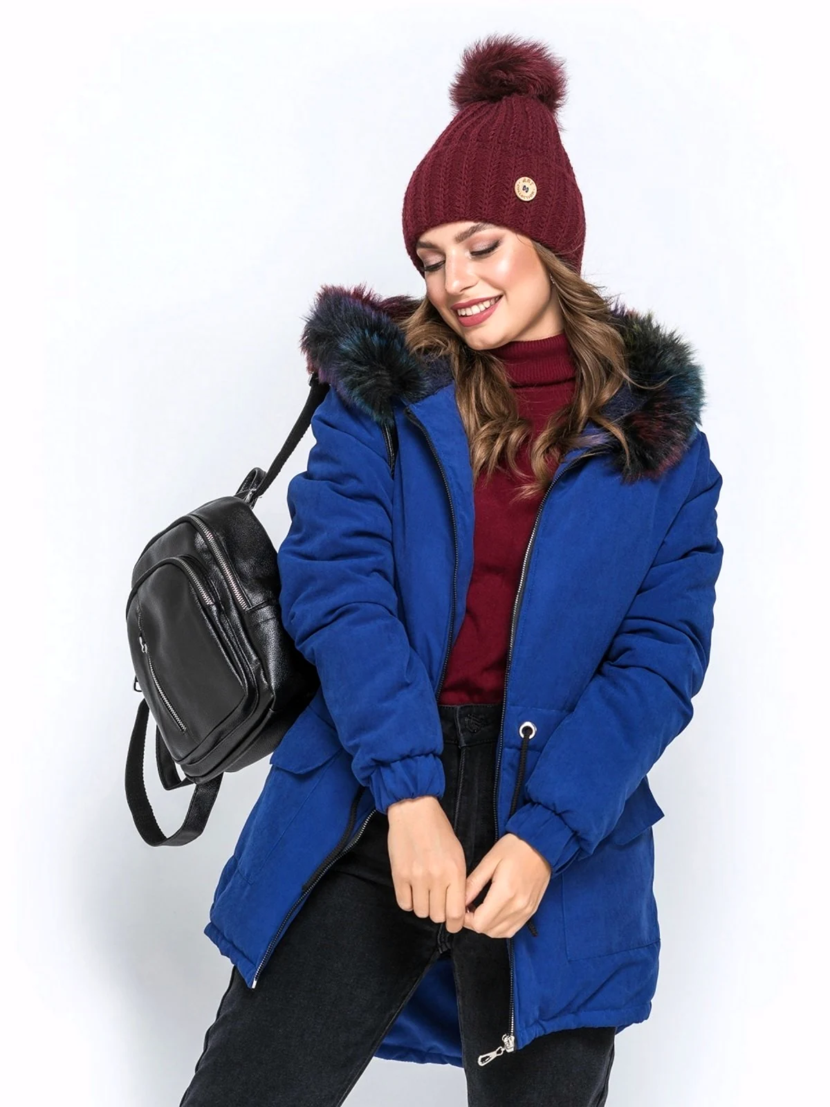 Синяя куртка и шапка