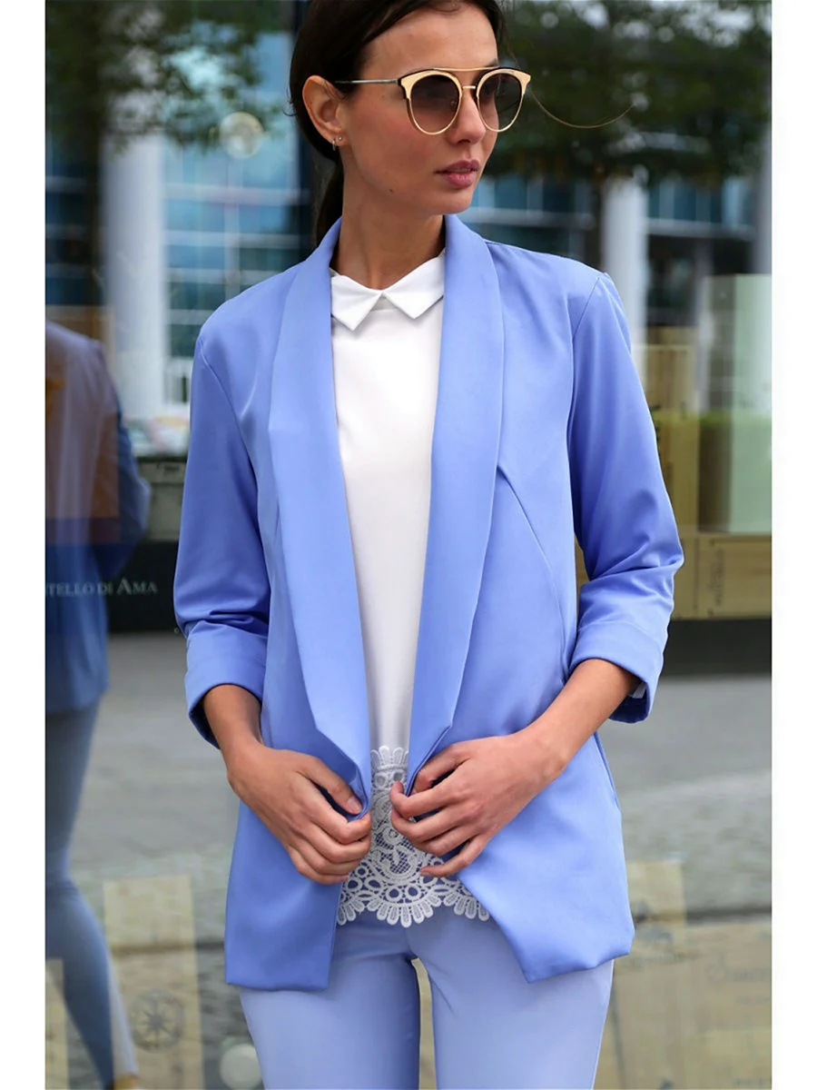 Нежно голубой пиджак женский