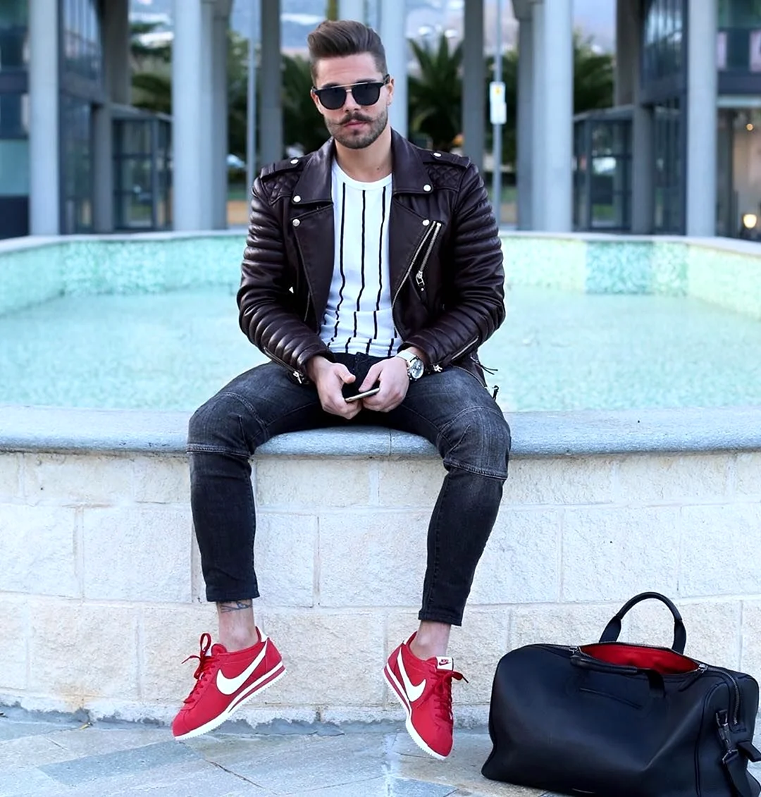 Красные кроссовки мужские