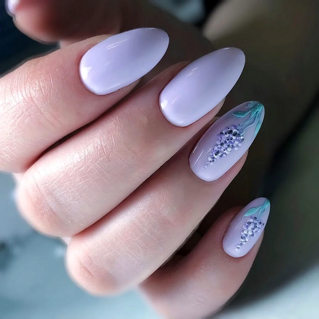 Маникюр Весна миндаль