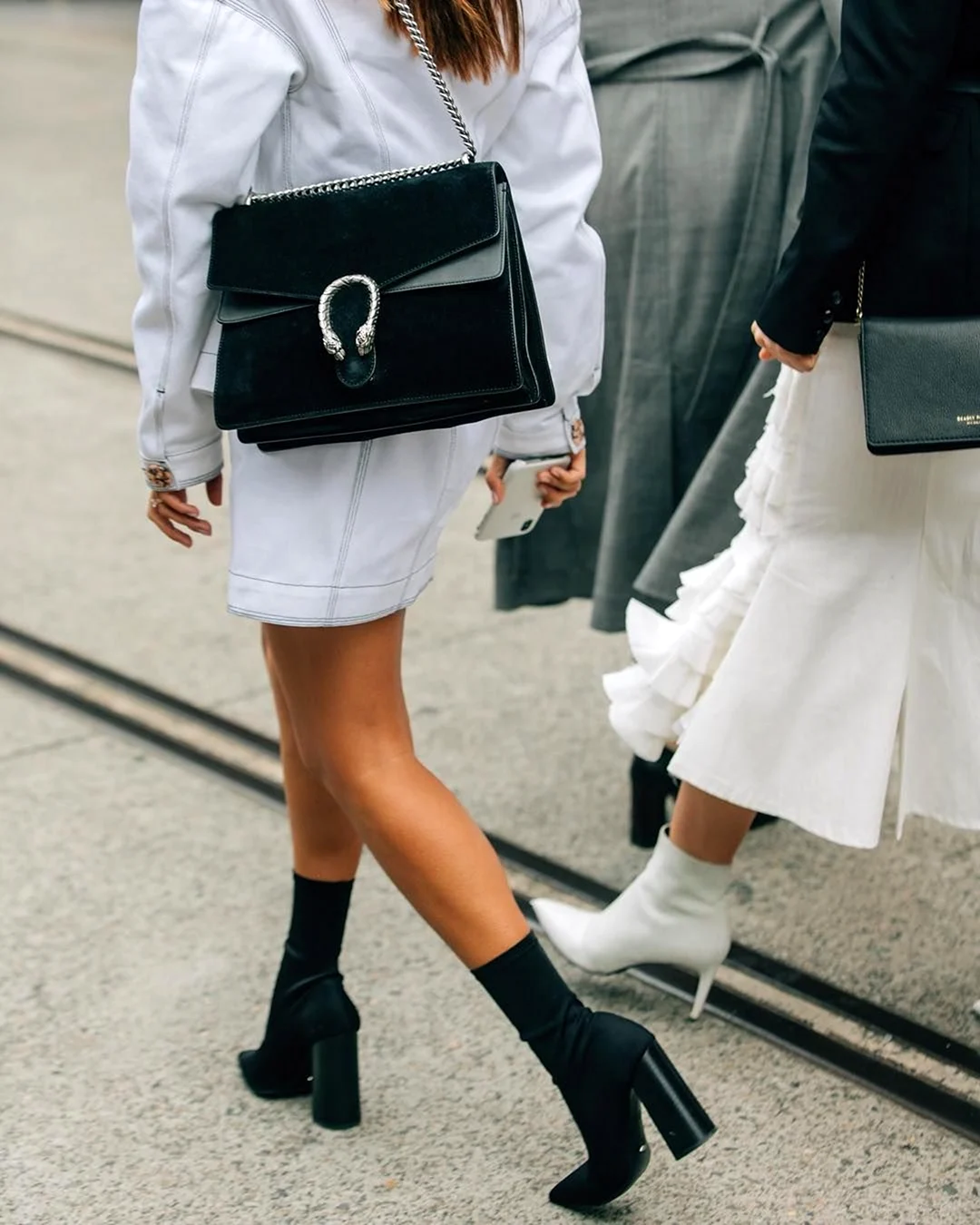 Ботильоны чулки с чем носить