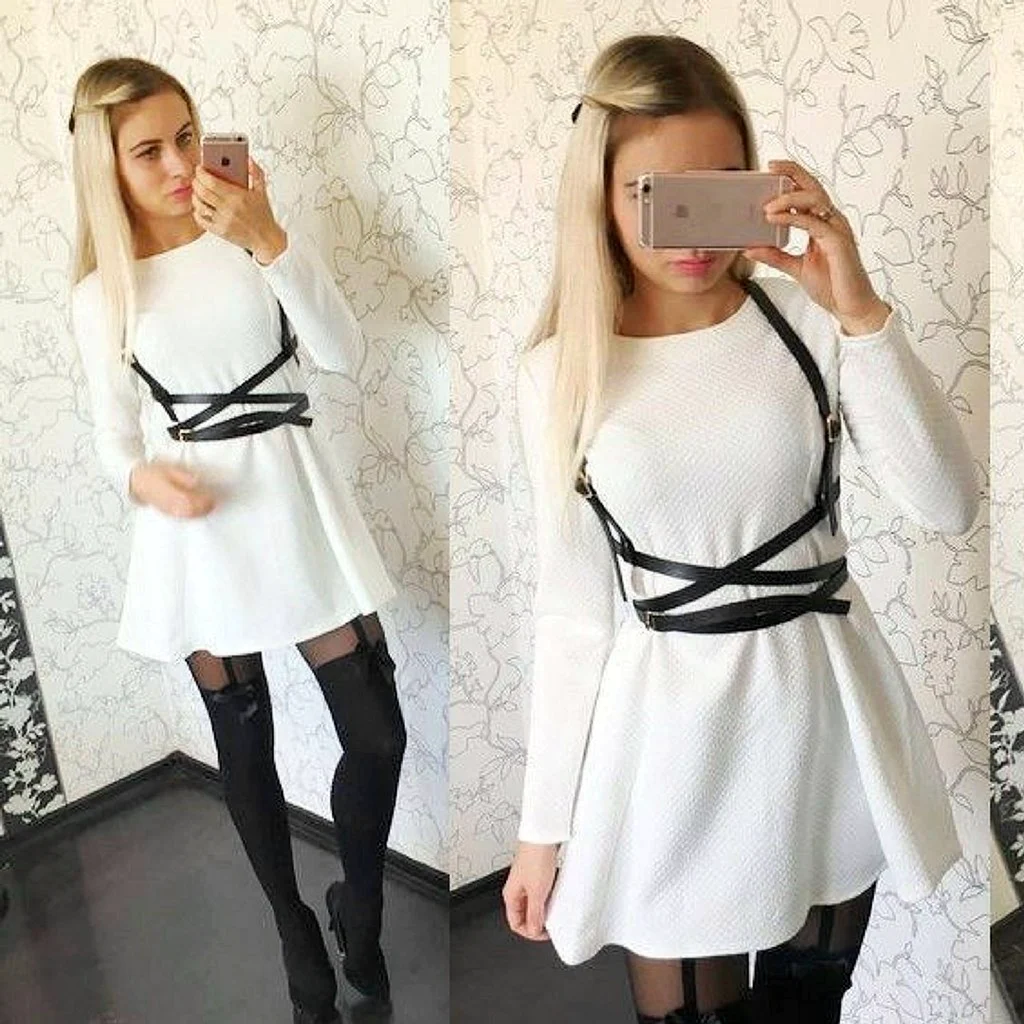 Платье с портупеей