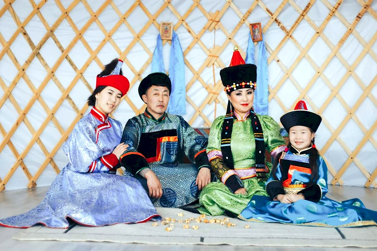 Костюм эхиритских бурят национальный