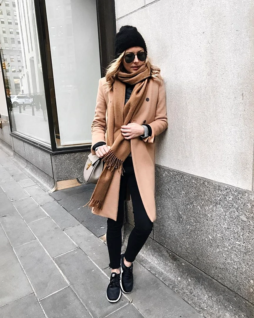 Головной убор к пальто кэмел