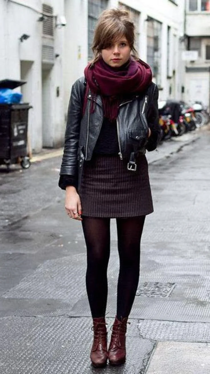 Черные колготки и ботинки