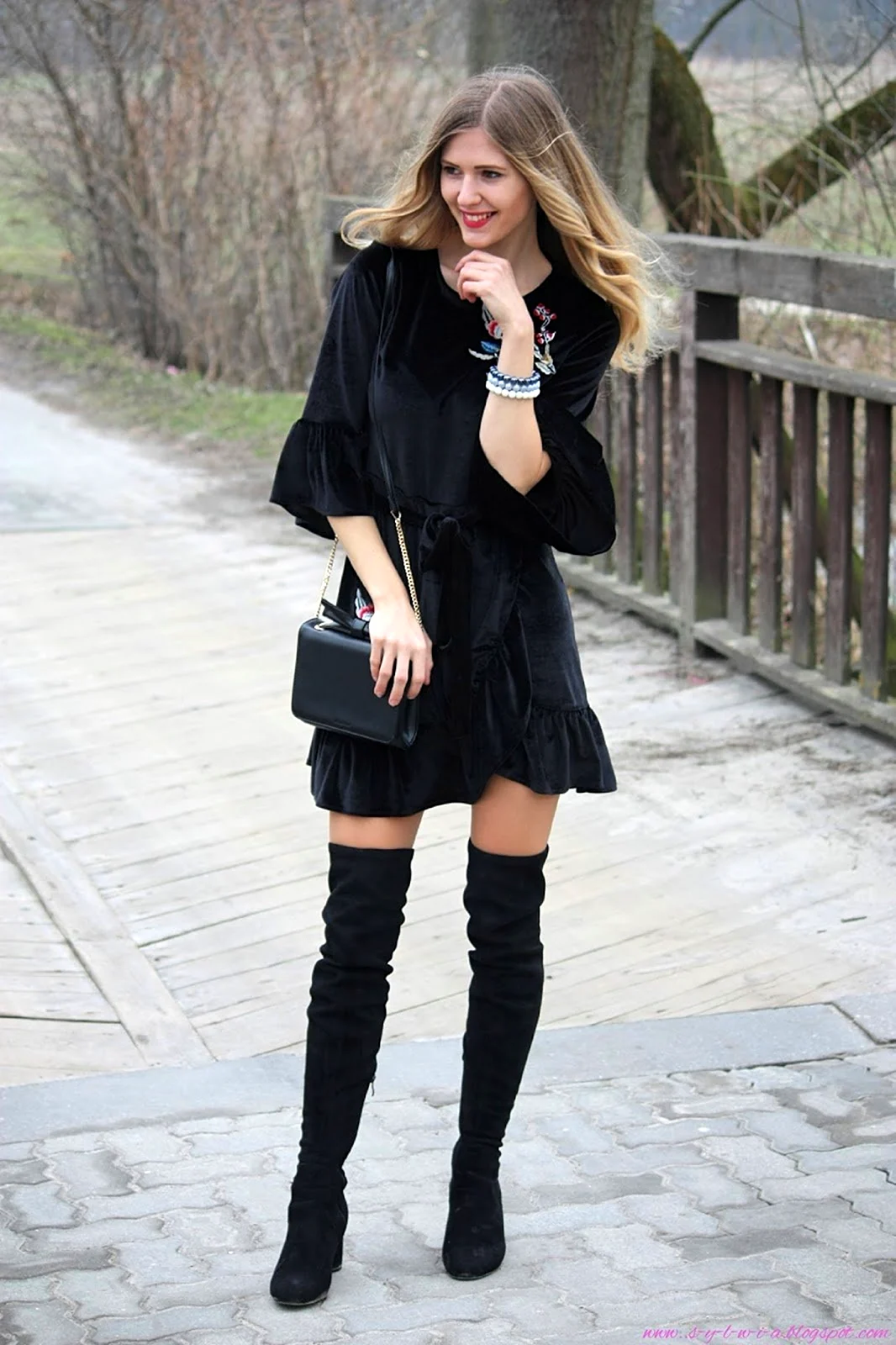 Платье под высокие сапоги плюс