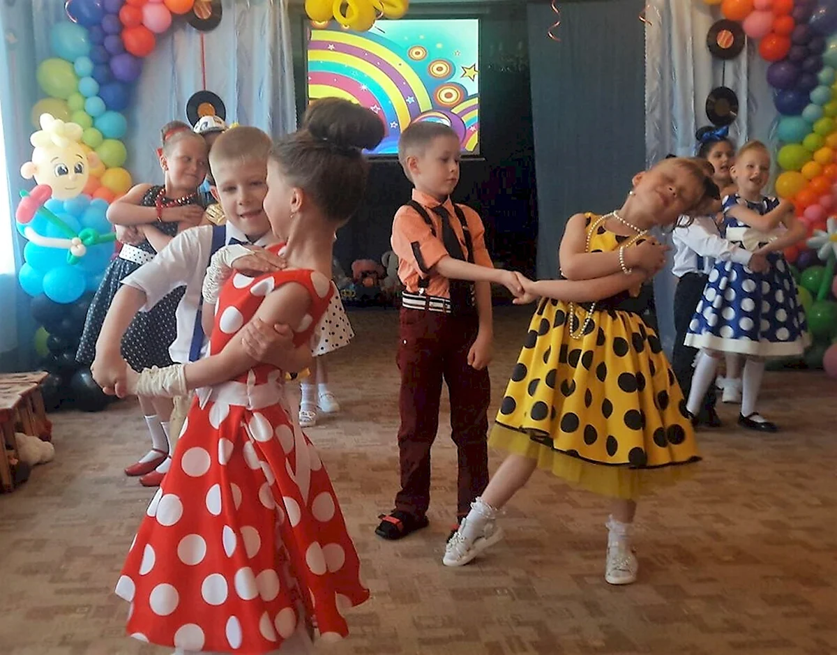 Танцы в детском саду