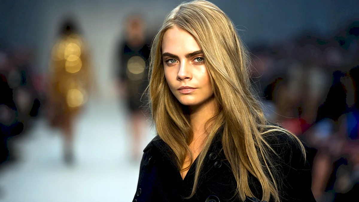 Модель Кара Делевинь