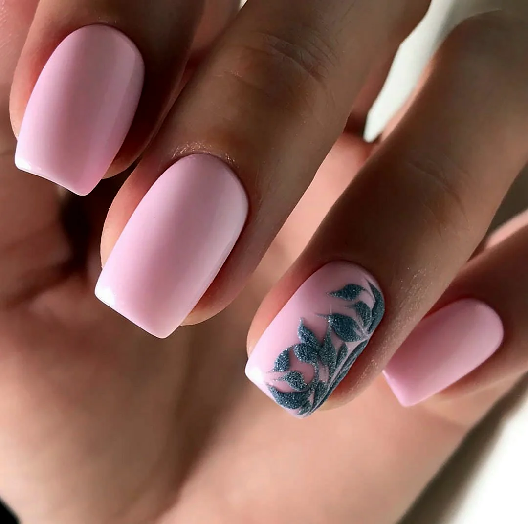 Нежный маникюр