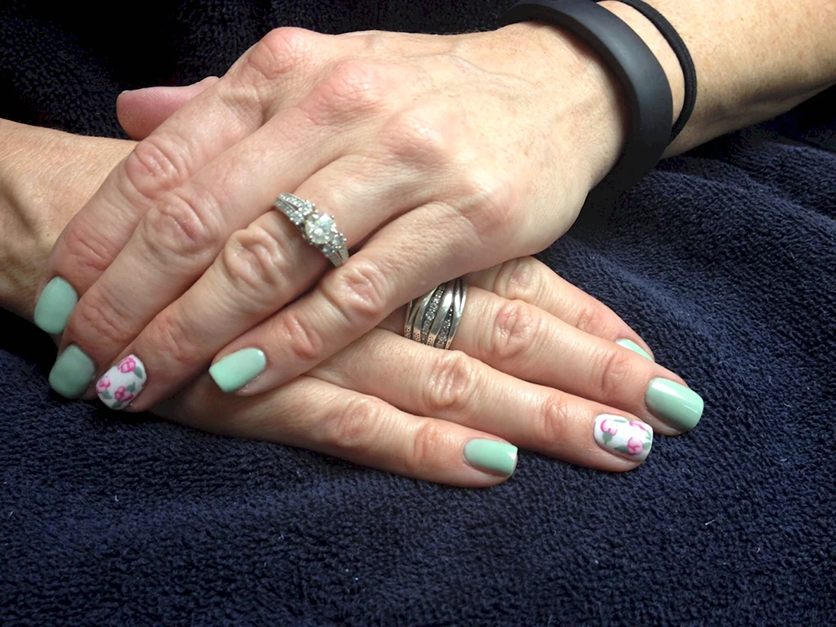 Ногти для женщин в возрасте