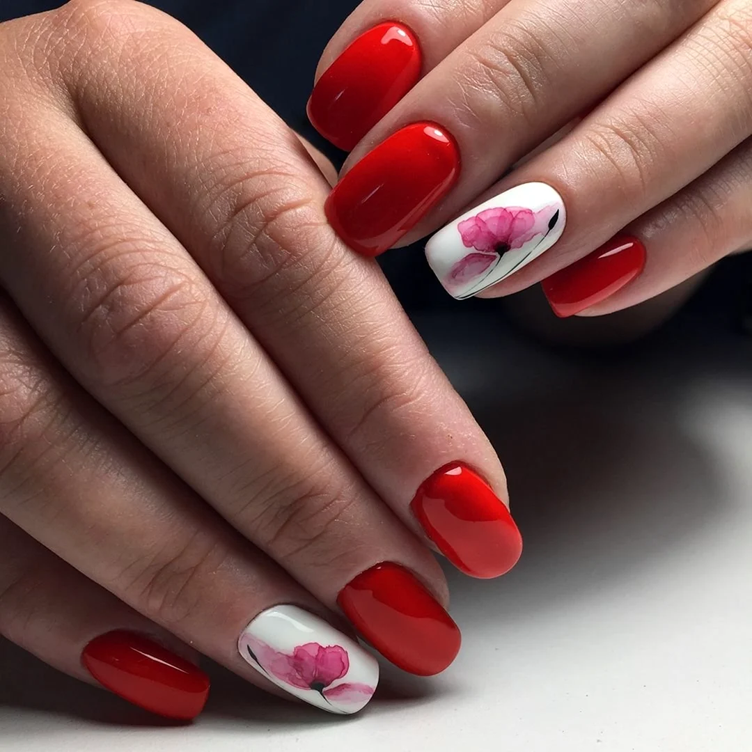 Красные ногти