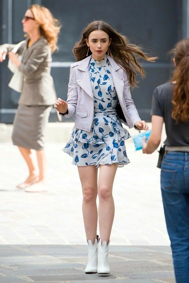 Лили Коллинз Эмили в Париже