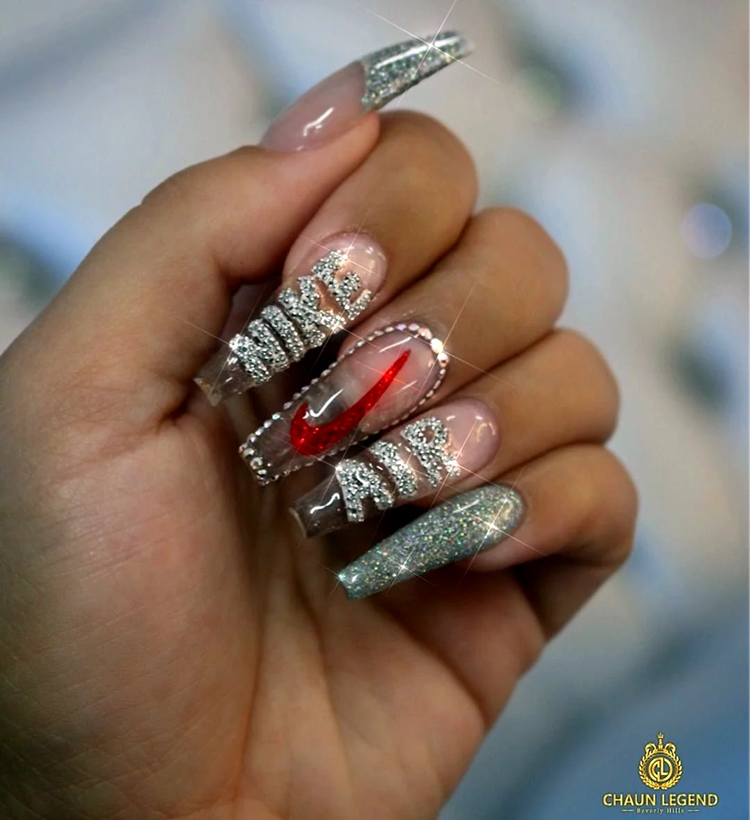 Ногти красно серебристые