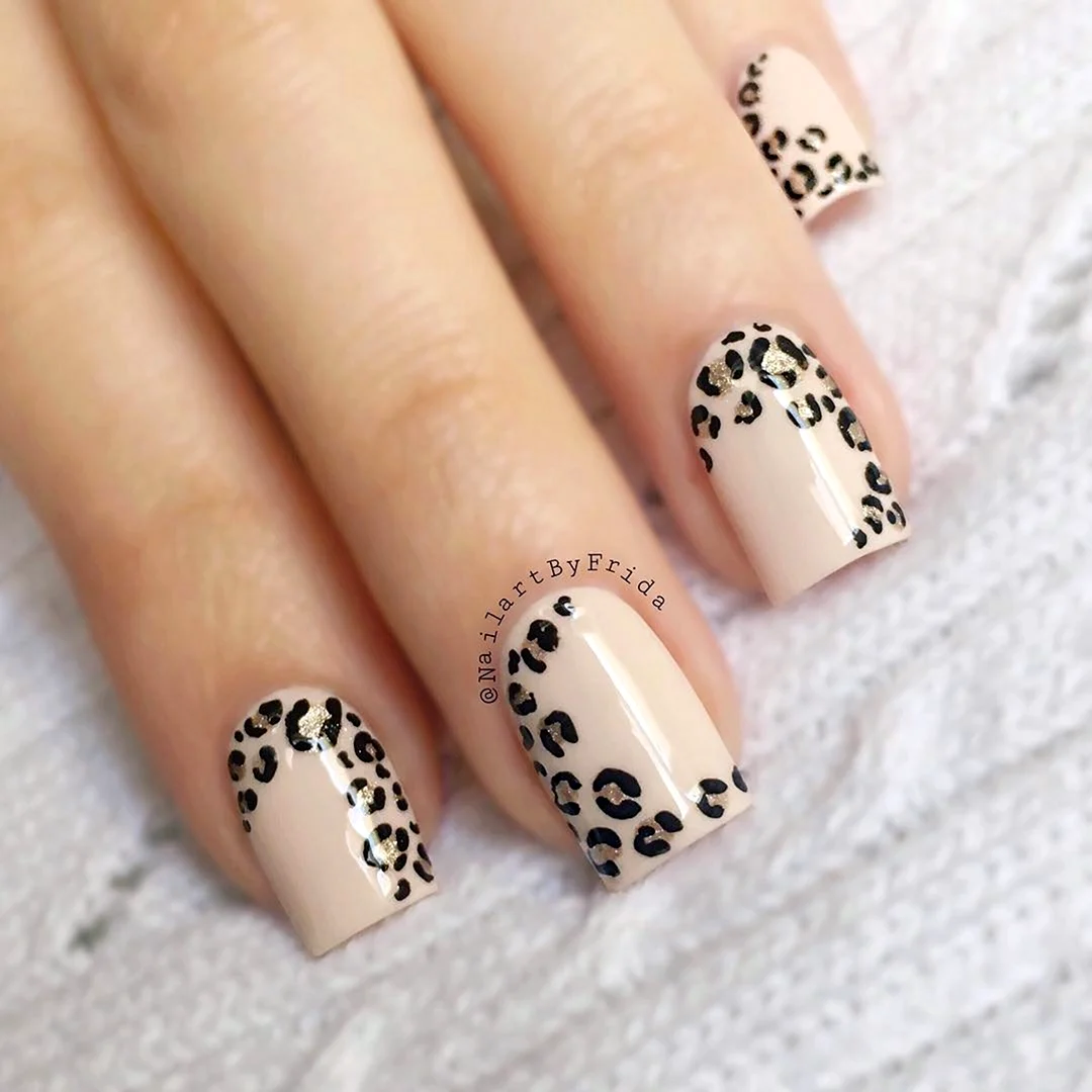 Леопардовый рисунок на ногтях