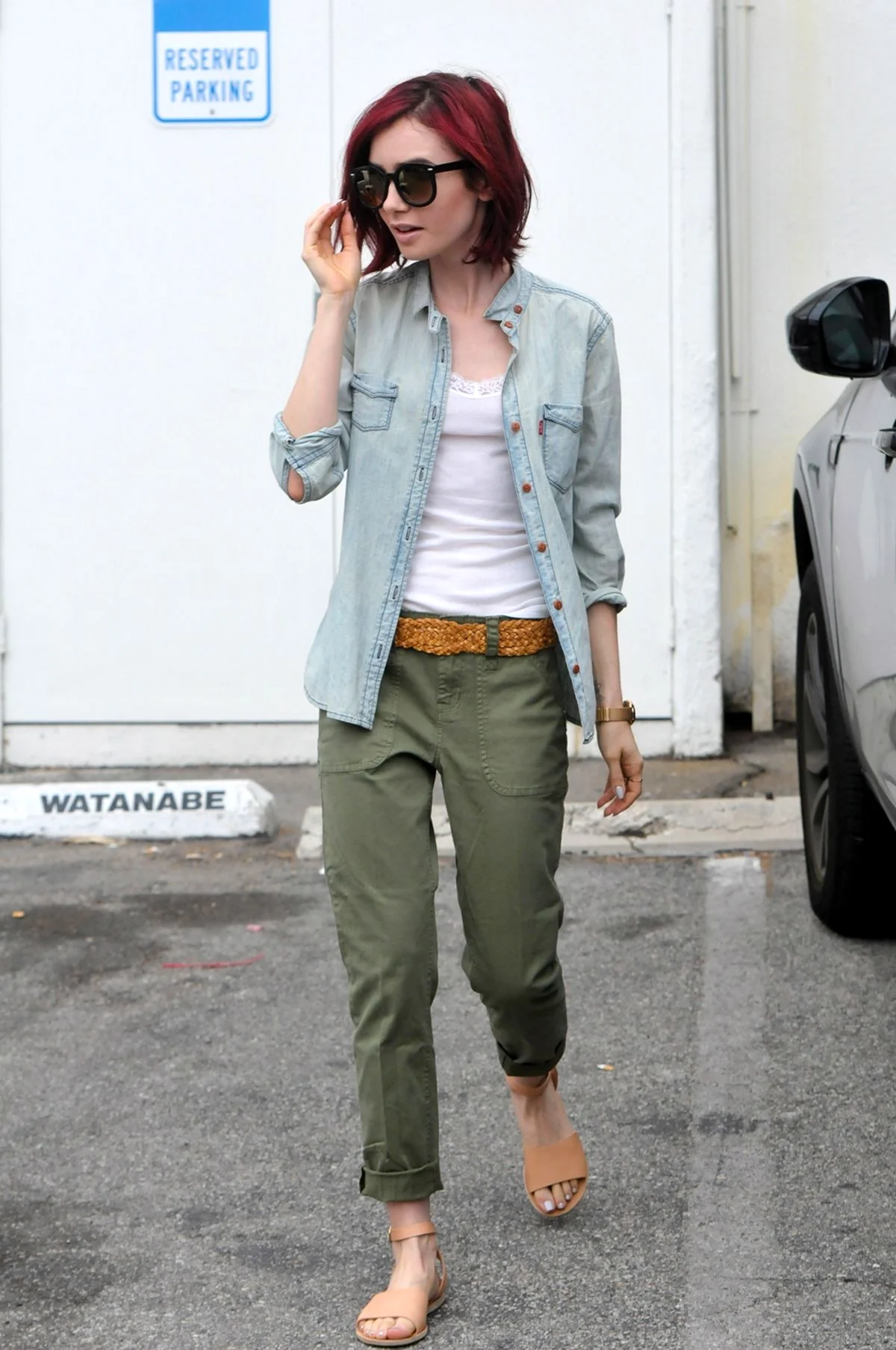 Лили Коллинз стиль одежды повседневный