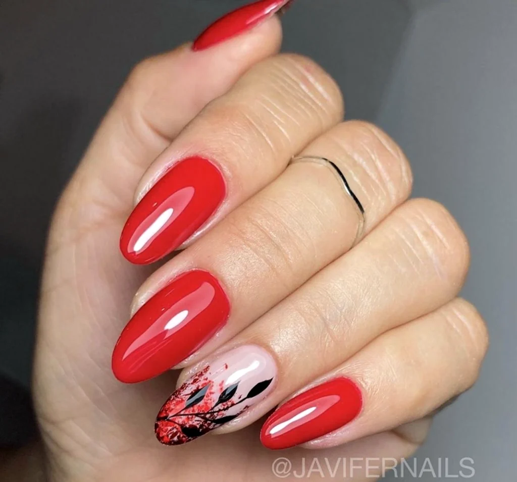 Красные ноготочки 2022