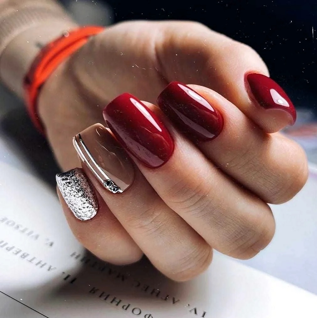 Маникюр бордовый с серебром