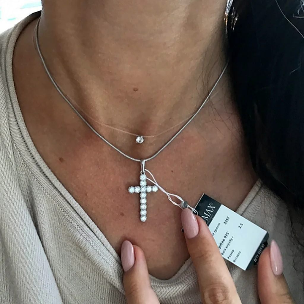 Подвеска и крестик на шее