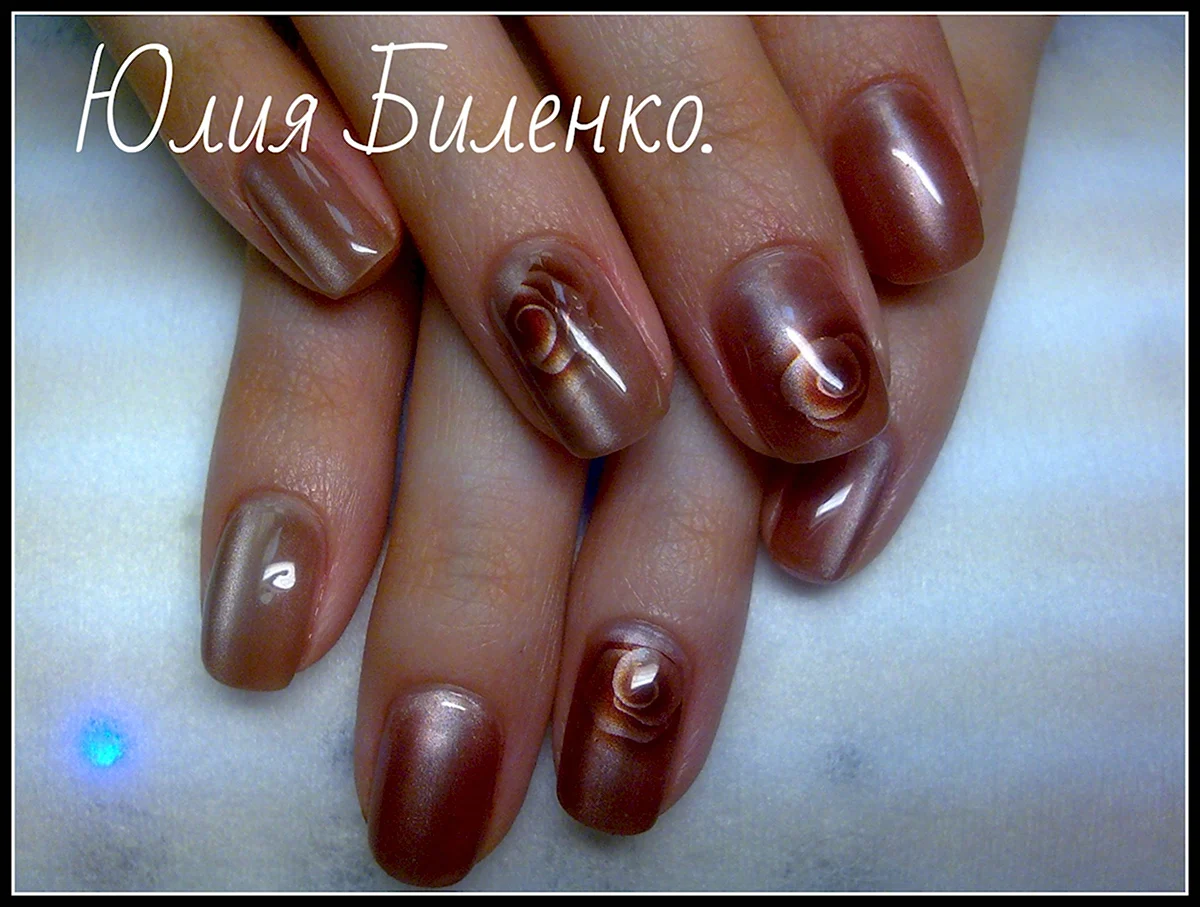 Кошачий глаз маникюр светлые