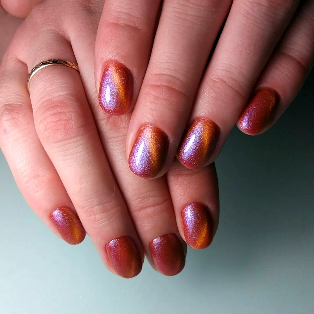 Кошачий глаз маникюр светлые