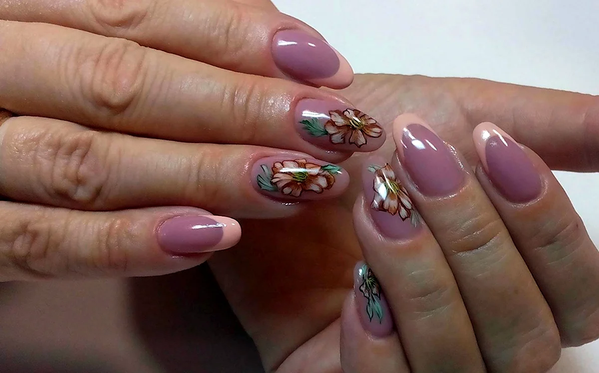 Красивые ноготочки для женщин за 50